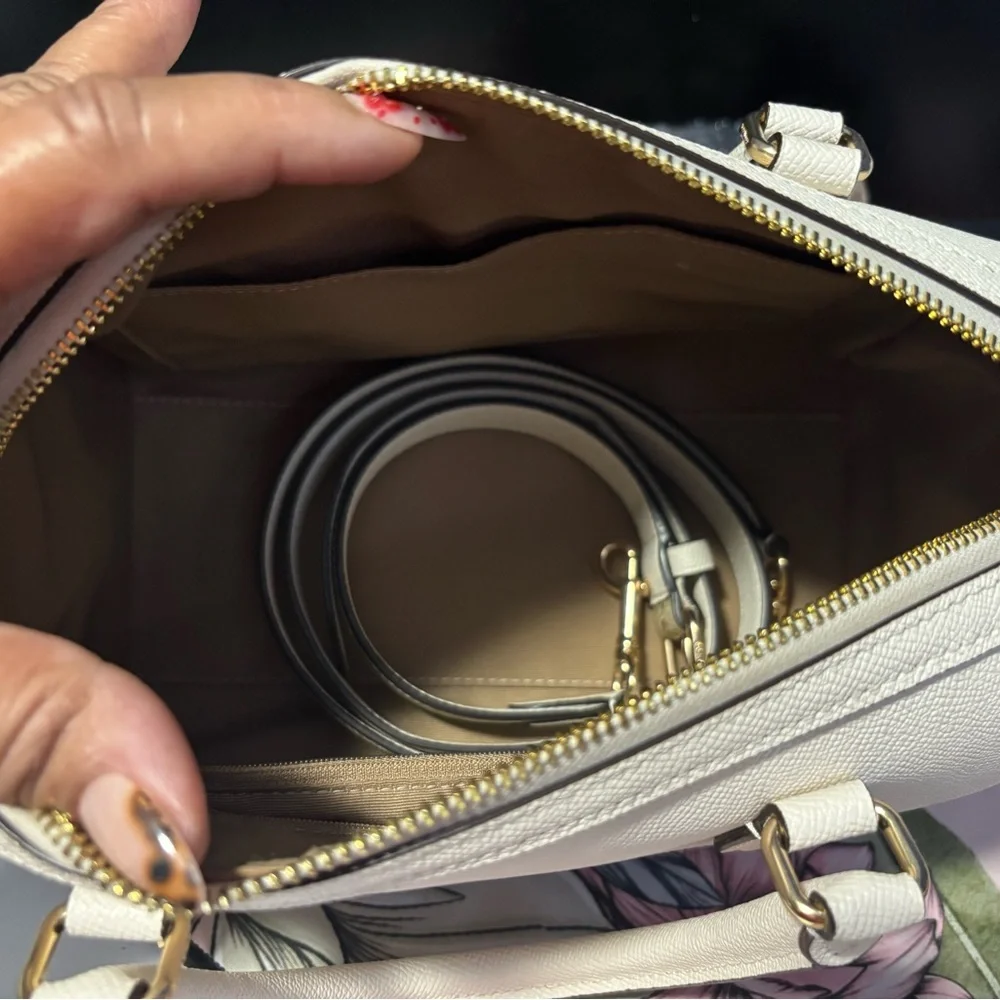 Coach Medium Chalk Rowan - Picture 2 of 4